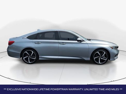 Used 2018 Honda Accord Sport image 3
