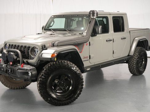 Used 2021 Jeep Gladiator Rubicon AWD/4WD image 1