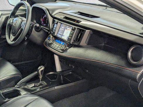 Used 2017 Toyota RAV4 SE image 25