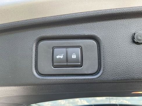 Used 2025 Nissan Pathfinder Platinum w/ Cargo Package image 18