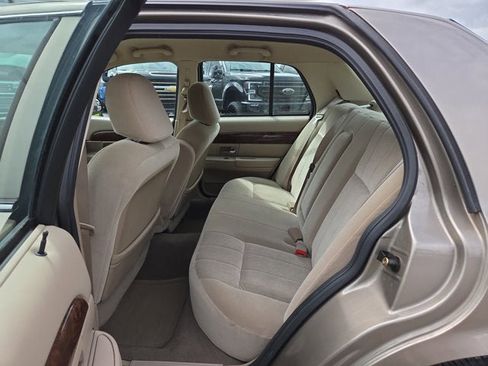 Used 2005 Mercury Grand Marquis GS image 11
