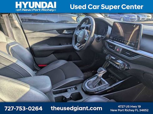 Used 2022 Kia Forte GT-Line w/ GT-Line Technology Package image 7