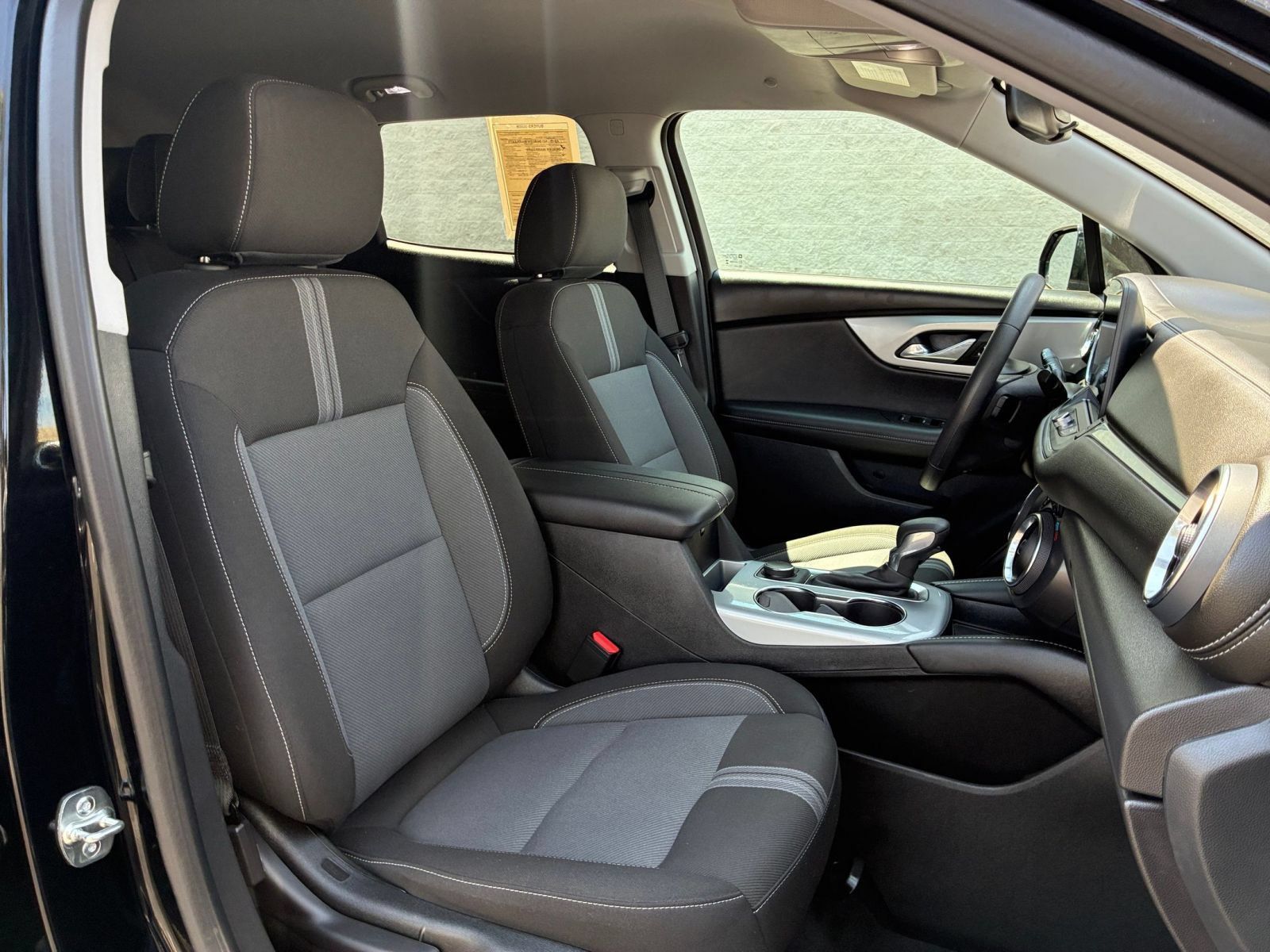Used 2025 Chevrolet Blazer LT FWD image 36