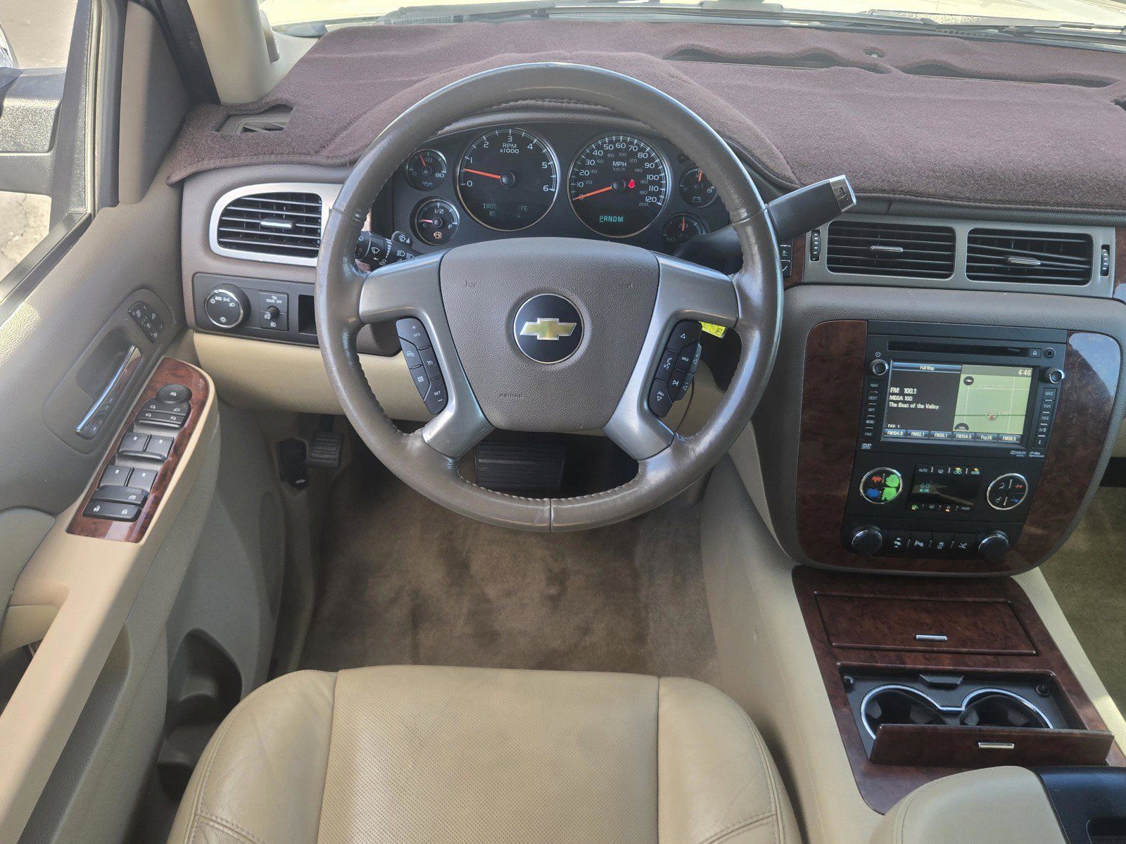 Used 2013 Chevrolet Suburban LTZ RWD image 10