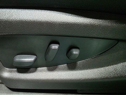 Used 2019 Chevrolet Tahoe LT w/ RST Edition image 17