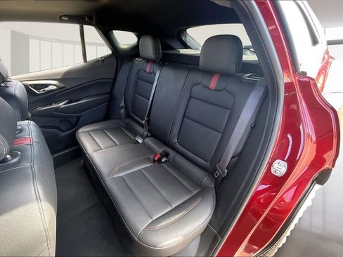 Used 2025 Chevrolet Trax RS w/ Sunroof Package image 26