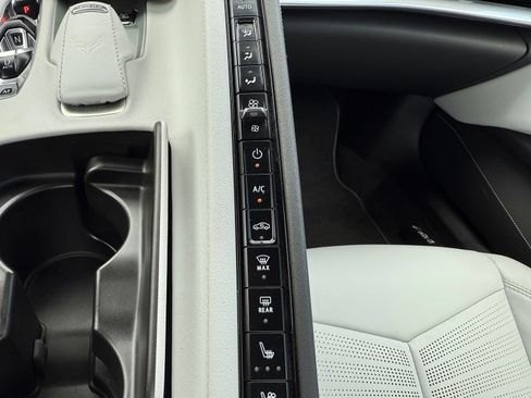 Used 2025 Chevrolet Corvette Stingray Preferred Conv w/ Z51 Performance Package RWD image 22