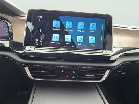 Used 2024 Volkswagen Atlas SE image 33