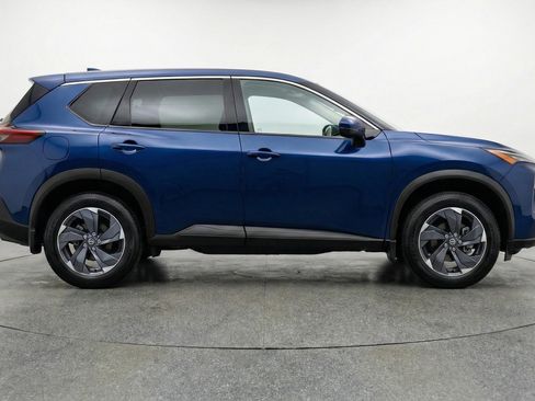 Used 2025 Nissan Rogue SV image 11