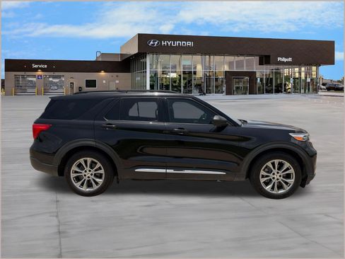 Used 2020 Ford Explorer XLT w/ Equipment Group 202A RWD image 8