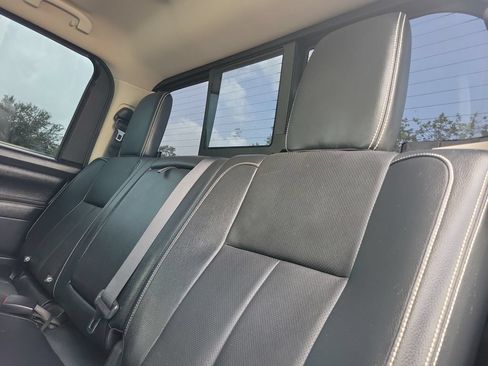Used 2017 Nissan Titan PRO-4X w/ Pro-4x Convenience Package AWD/4WD image 15