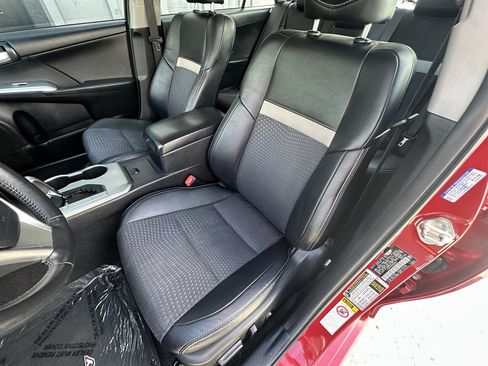 Used 2014 Toyota Camry SE FWD image 14