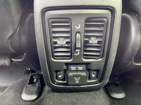 Used 2024 Dodge Durango GT image 17