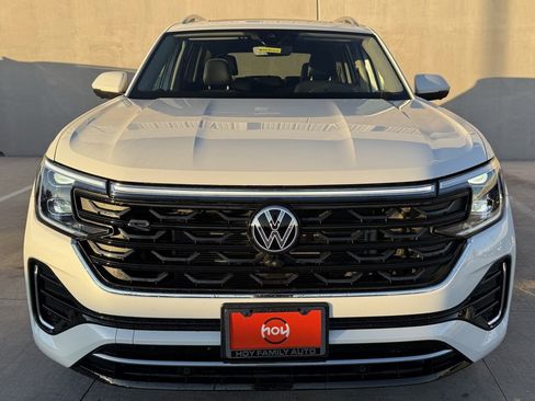 Used 2025 Volkswagen Atlas SEL Premium R-Line image 2