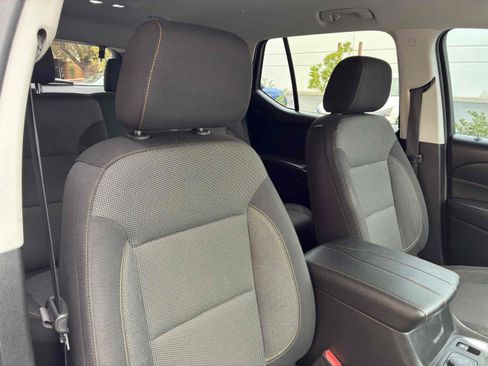 Used 2020 Chevrolet Traverse LS FWD image 42