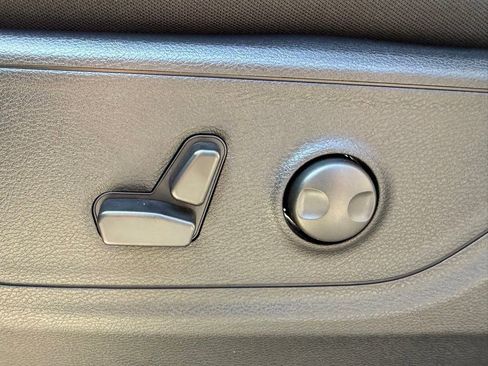 New 2026 RAM 1500 4x4 Crew Cab image 16