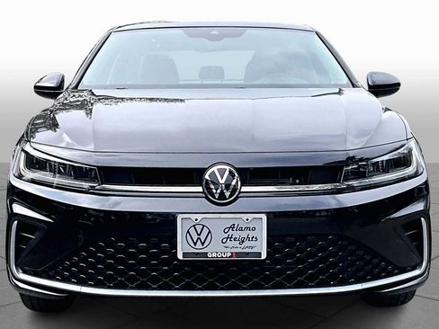New 2026 Volkswagen Jetta SE image 3