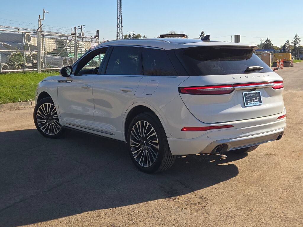Used 2022 Lincoln Corsair Reserve w/ Equipment Group 201A AWD/4WD image 17