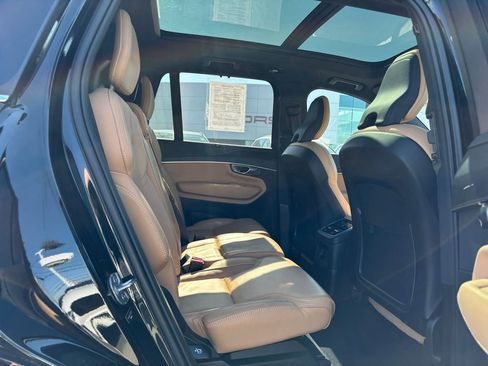 Certified 2024 Volvo XC90 T8 Ultimate w/ Protection Package Premier image 23