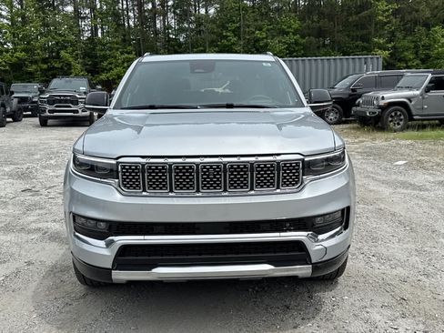 Certified 2024 Jeep Grand Wagoneer Series III AWD/4WD image 3