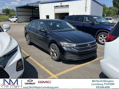 Used 2024 Volkswagen Jetta SE FWD image 1