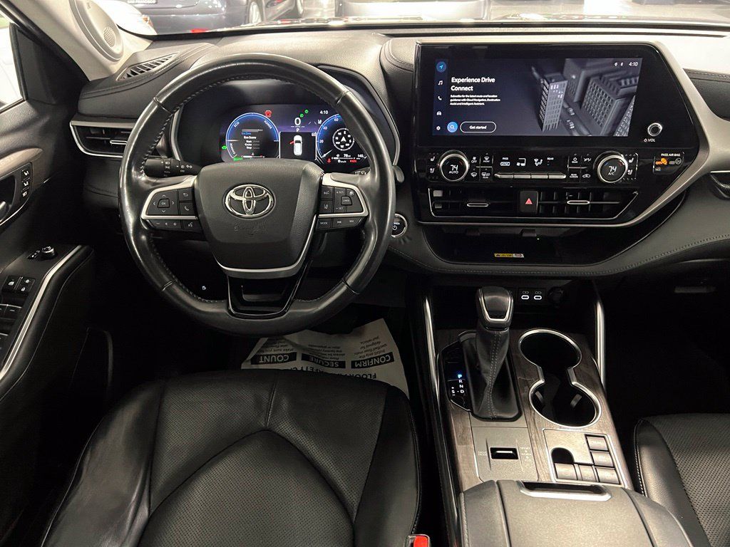 Used 2023 Toyota Highlander Limited AWD/4WD image 35