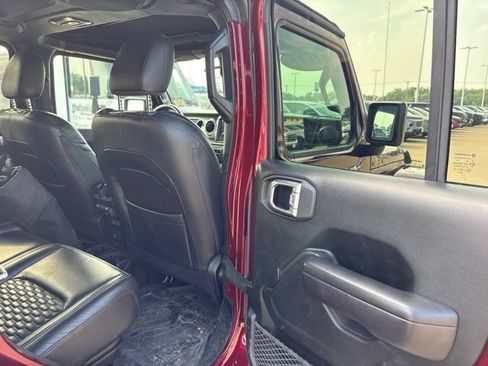 Used 2021 Jeep Gladiator Sport AWD/4WD image 18