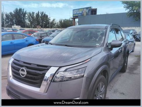 Used 2025 Nissan Pathfinder SV FWD image 1