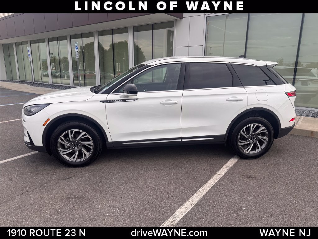 Certified 2024 Lincoln Corsair AWD image 2