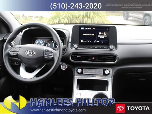 Used 2023 Hyundai Kona SE image 18