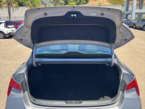 Used 2025 Hyundai Elantra SEL FWD image 32