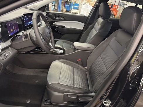 New 2026 Chevrolet Trax LT w/ Driver Confidence Package FWD image 11