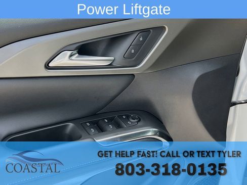 Used 2025 Chevrolet Traverse LT FWD image 7