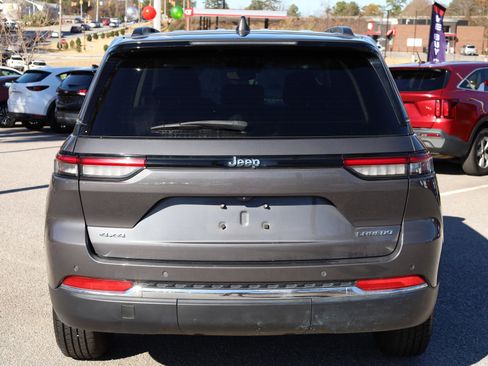 Used 2023 Jeep Grand Cherokee Laredo image 4
