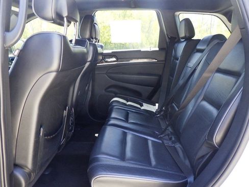 Used 2019 Jeep Grand Cherokee Overland AWD/4WD image 13