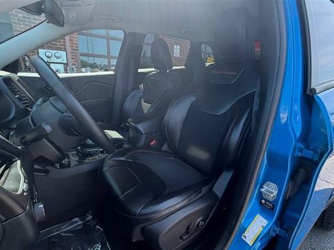 Used 2021 Jeep Cherokee Trailhawk AWD/4WD image 27