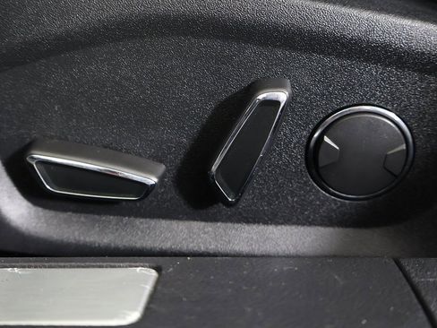 Used 2020 Ford Fusion Energi Titanium image 33