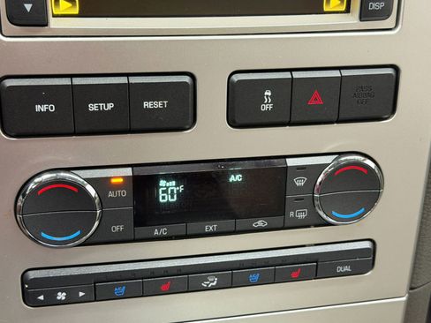 Used 2010 Lincoln MKX 2WD image 29