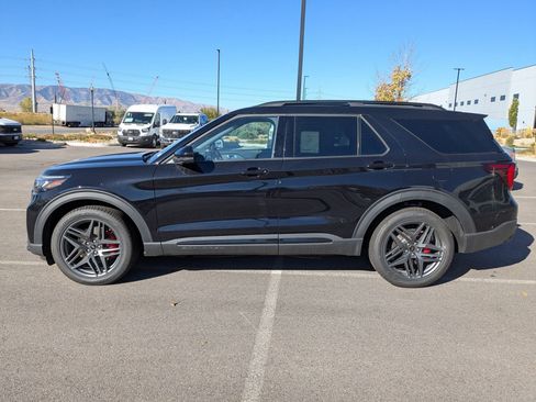 New 2025 Ford Explorer ST image 9