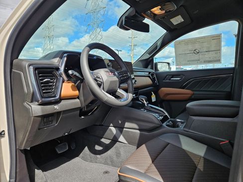 New 2026 GMC Canyon AT4 w/ AT4 Premium Package AWD/4WD image 10