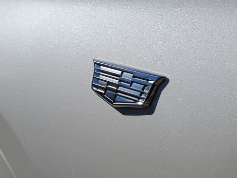 Used 2025 Cadillac XT6 Premium Luxury image 15