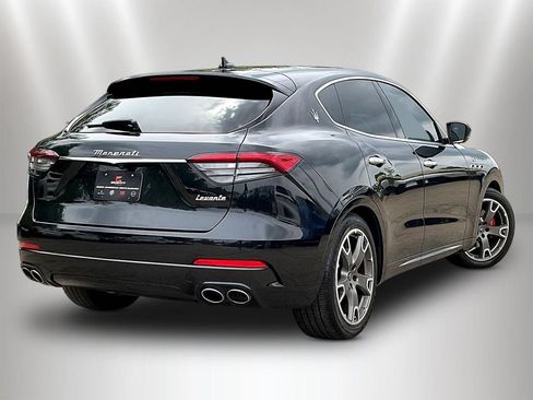 Used 2022 Maserati Levante GT AWD/4WD image 6