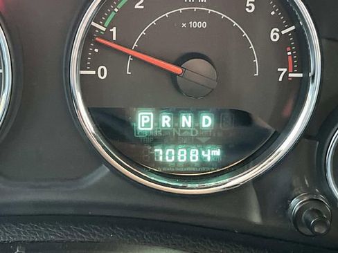 Used 2017 Jeep Wrangler Unlimited Sahara w/ Connectivity Group image 31