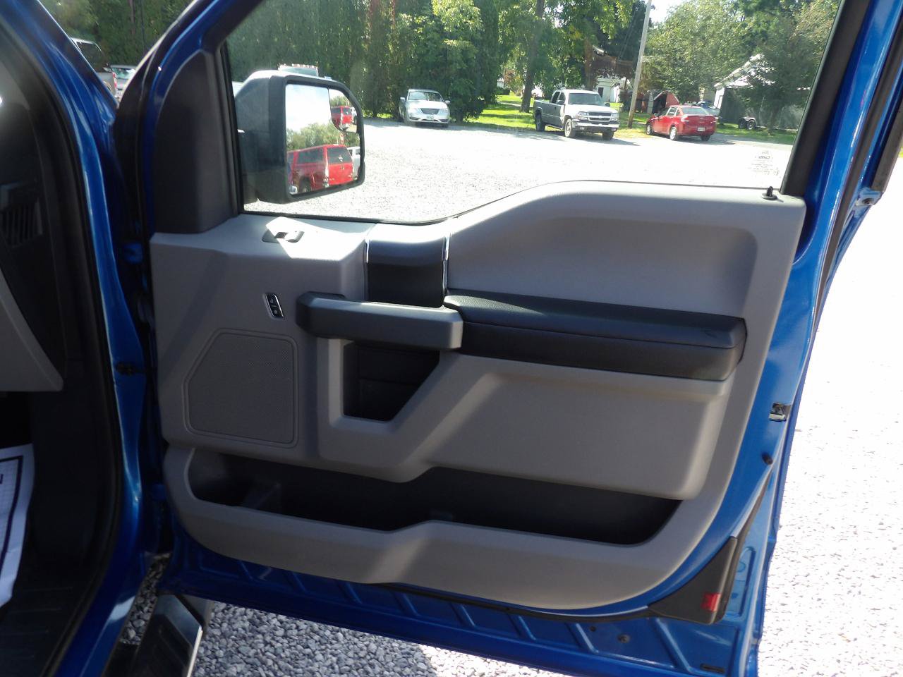 Used 2016 Ford F150 XLT w/ Equipment Group 302A Luxury AWD/4WD image 11