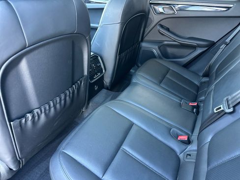 Used 2023 Porsche Macan AWD/4WD image 13