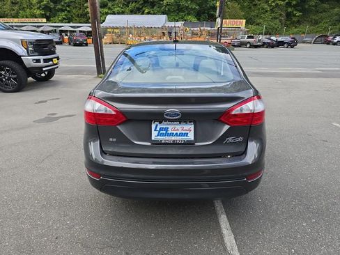 Used 2017 Ford Fiesta SE image 5
