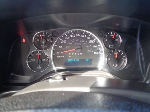 Used 2018 GMC Savana 3500 LT w/ LT Preferred Equipment Group RWD image 10
