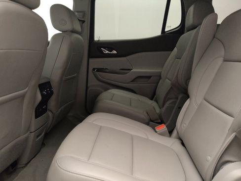 Used 2023 GMC Acadia SLT w/ Technology Package AWD/4WD image 18