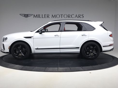Used 2023 Bentley Bentayga image 3