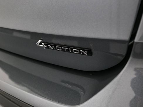 Used 2025 Volkswagen Taos SEL w/ Black Wheel Plus Package image 11